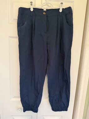 HALARA Navy Cropped Elastic-Cuff Pants